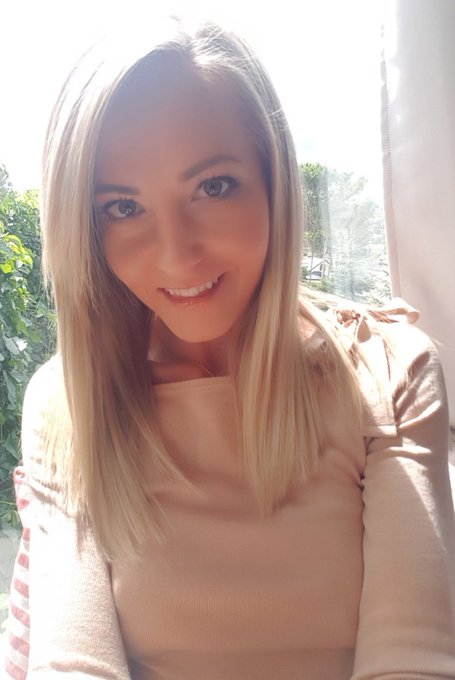 Good Morning Guys!!! 🤗😚❤❤ https://t.co/bjrlPgHdWD