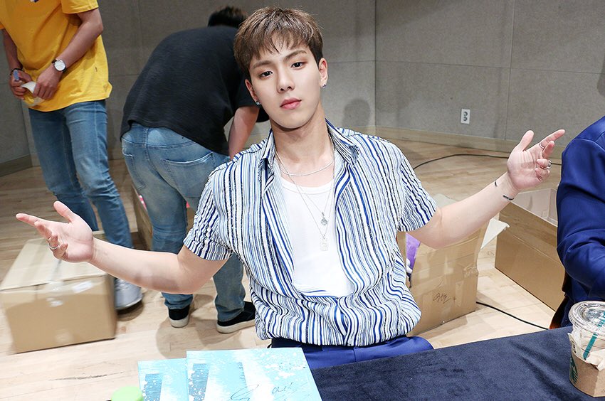 ALLOFME_SHOWNU's tweet photo. 멋있는데 또 애기같구ㅠㅠ🐻❤️
https://t.co/vMVbbxIE5o
#셔누 #SHOWNU #몬스타엑스 #MONSTA_X
@OfficialMonstaX #SHINE_FOREVER https://t.co/YjNQHhbznC