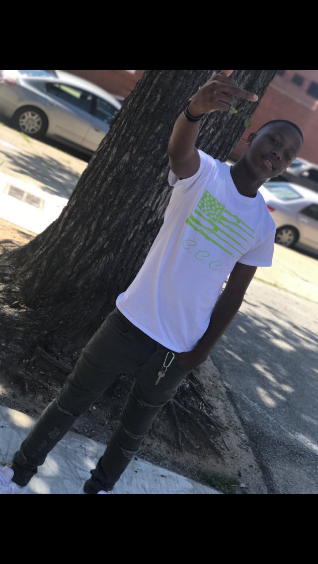 1500_fats's tweet photo. Fuck the cops 👮🏽 #freetops💯❤️ https://t.co/ZIGbUvclNj