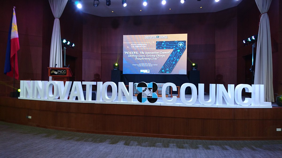 richsaus's tweet photo. Happy anniversary PCIEERD! Looking forward to more innovative research supporting Philippine industries! #PCIEERDat7 #TheNewPCIEERD https://t.co/C594q02Zqr