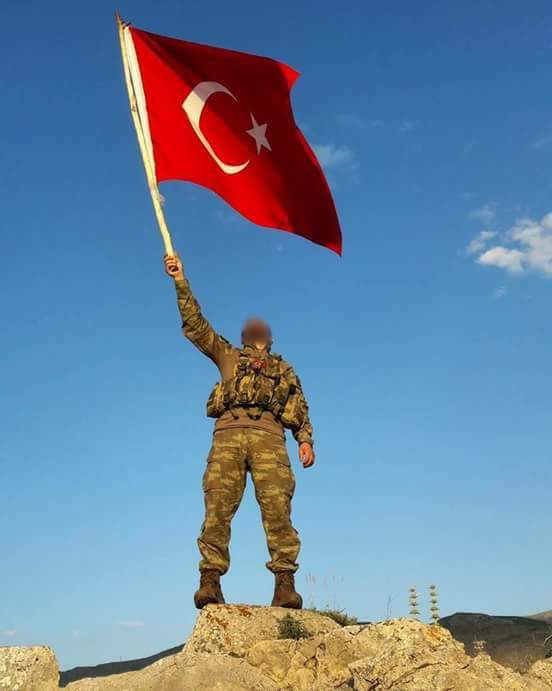 huseyinTaatan10's tweet photo. Elde al ay yıldızlı bayrağımı dalgalandıranlara Selam olsun
Bu vatan için vatana düşüpte
Can şehitlere makamları
Cennetü ala olsun inşallah https://t.co/1Q8ED3oxAX