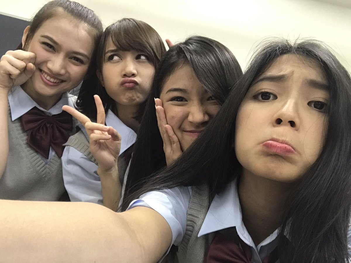 ayanashb0306's tweet photo. Selamat pagiii!!
Skrg aku lhi di tempat makan mau sarapannn heheheh 
Udh pada bangun blm nihhhh?? Hehehe https://t.co/4EJA4C9UeM