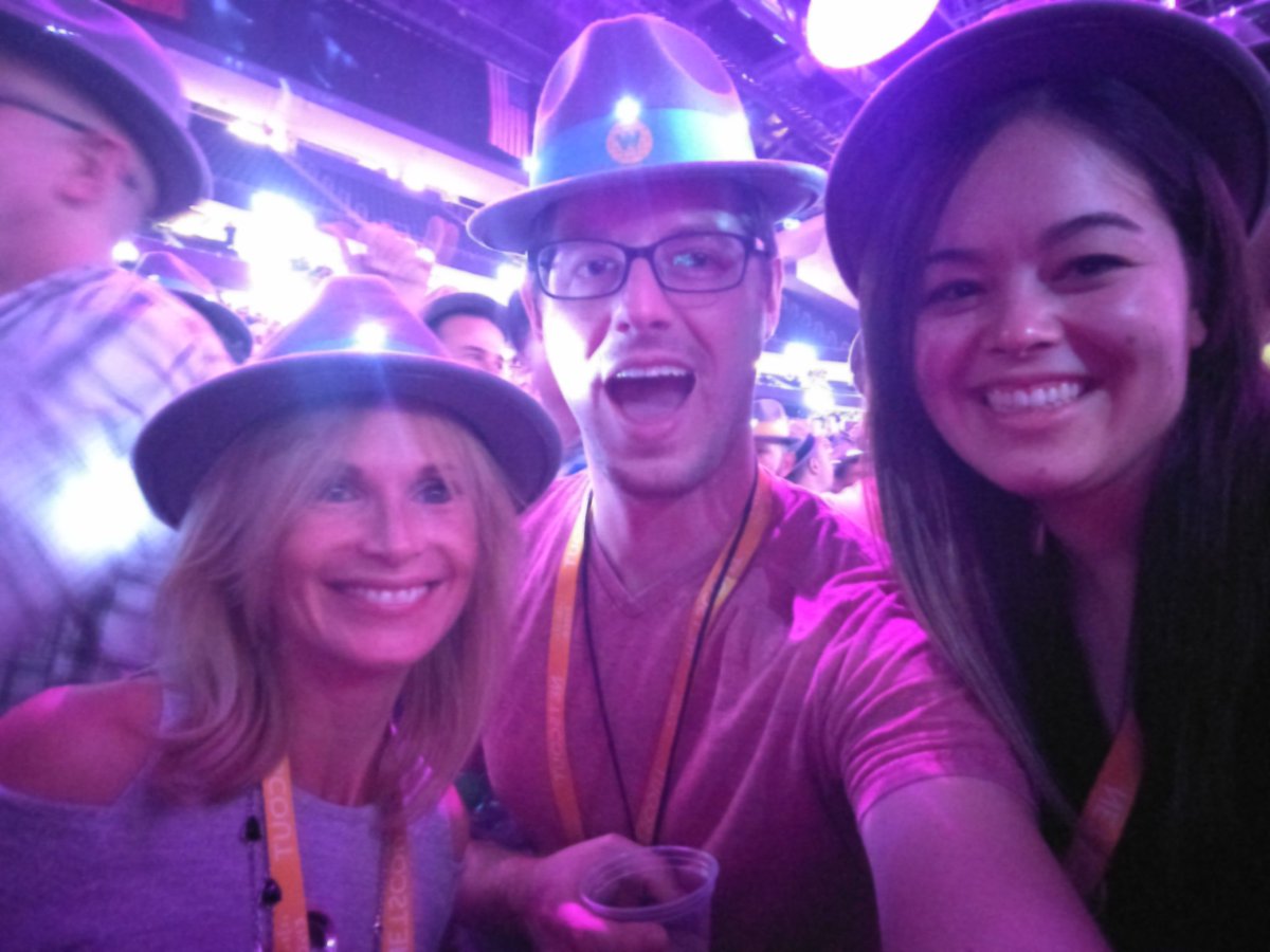 thegreateebzies's tweet image. Front rowing it at #CLUS @BrunoMars @solarwinds @THWACK #Boothing (You lose, @Allie_Eby)