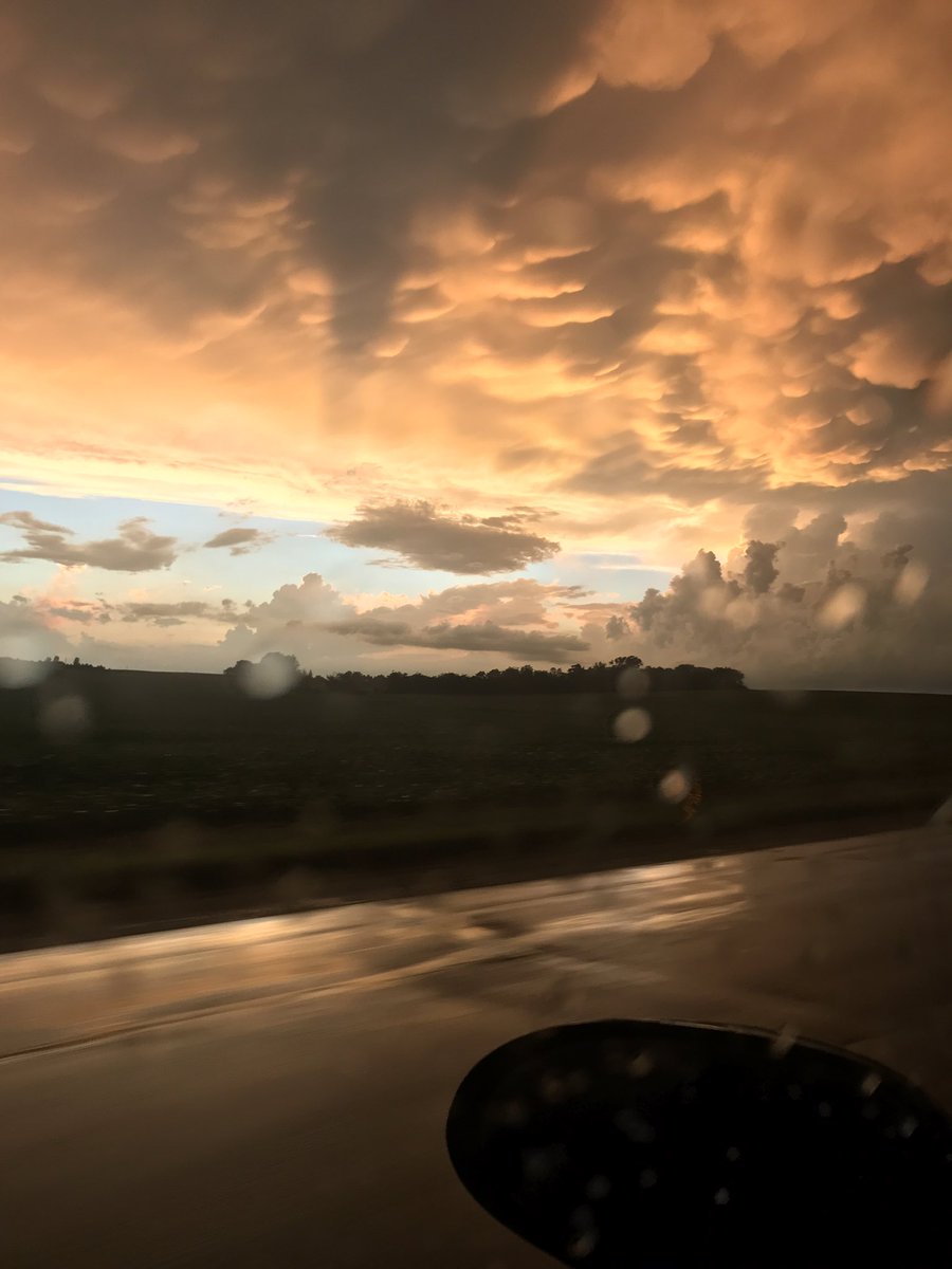 MorganIngamells's tweet photo. Love the sky after storms 😍 https://t.co/PARm89eDyO