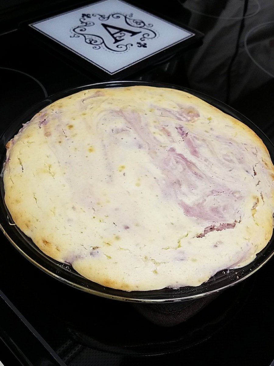 slugbugbakery's tweet photo. Not a norm, but we are trying a cheesecake this week!! https://t.co/vxkdjmYocr