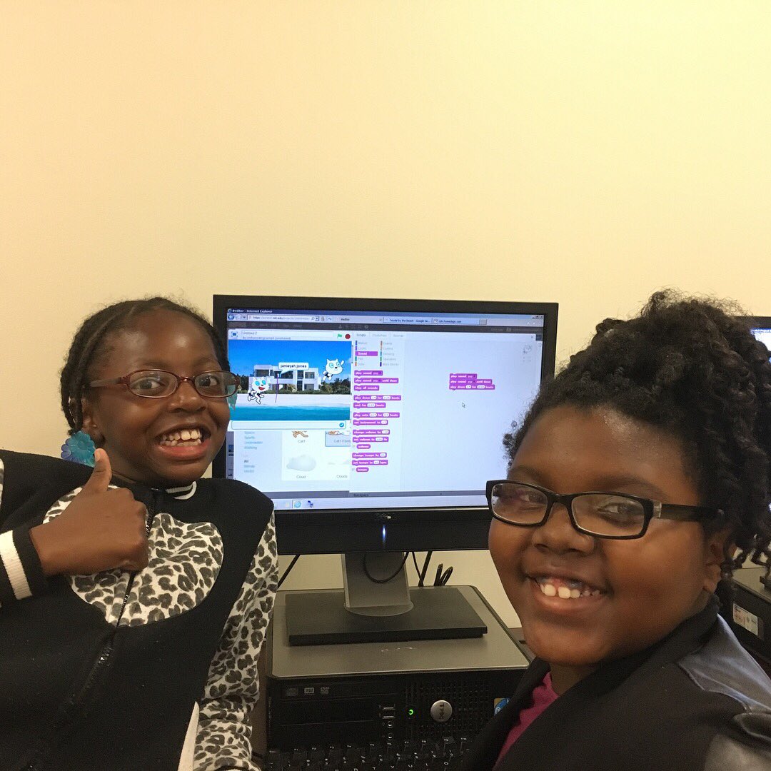 Coding4THELAND's tweet image. Code code code! Making great progressing on our Global Warming #Scratch projects #GirlsWhoCode #AspireIT