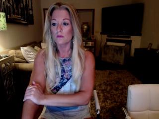 Melodeemay_1's tweet photo. Come See me I am online  @MyFreeCams! Lets have some fun!!  #onmfc https://t.co/tsWRDHAORD 💚 https://t.co/URmAWQ1GuR