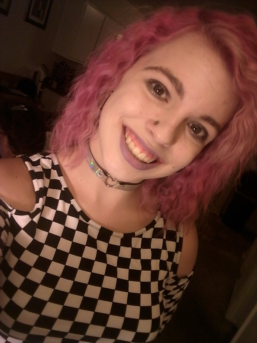 caussie99's tweet image. Just finished seeing Journey. Next stop @VansWarpedTour to see @andyblack 
@JulietSimmsALL and @knockedloose