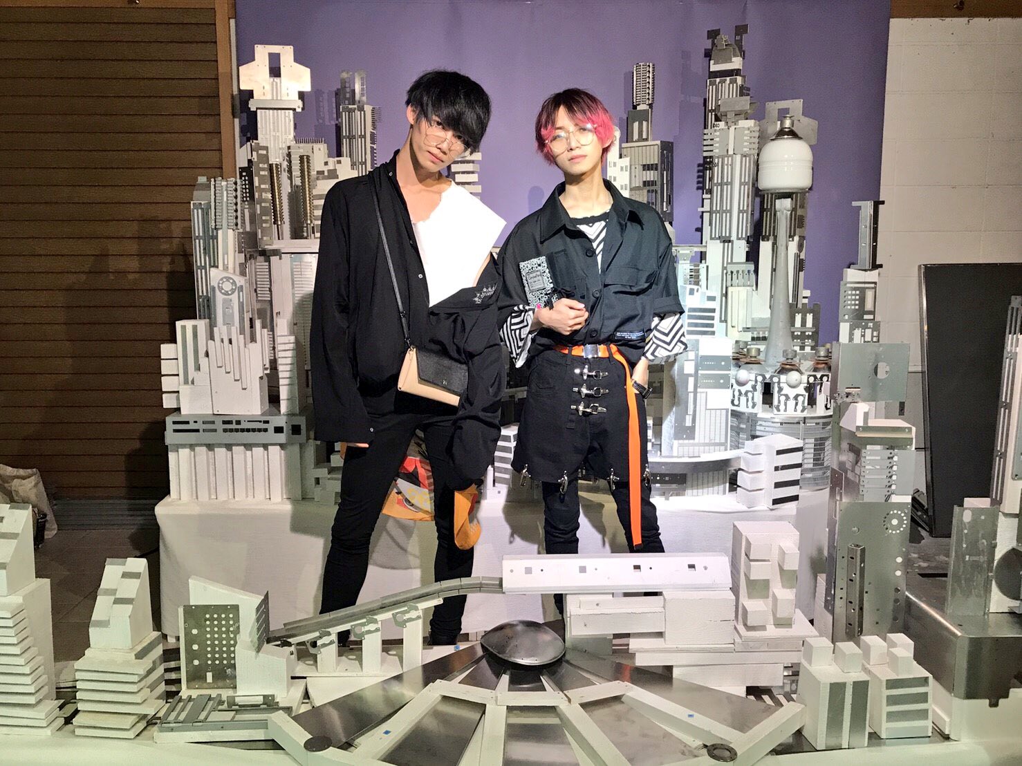 Dao 다오 Ar Twitter Wego展示会にとまんと行ってきました そして僕達のファッション見てください 同じアイテムを使わず色だけを合わせた双子コーデ メンズでお洒落に 双子コーデは本当に少ないからこれからこの2人でもっと発信していきたいなと思います