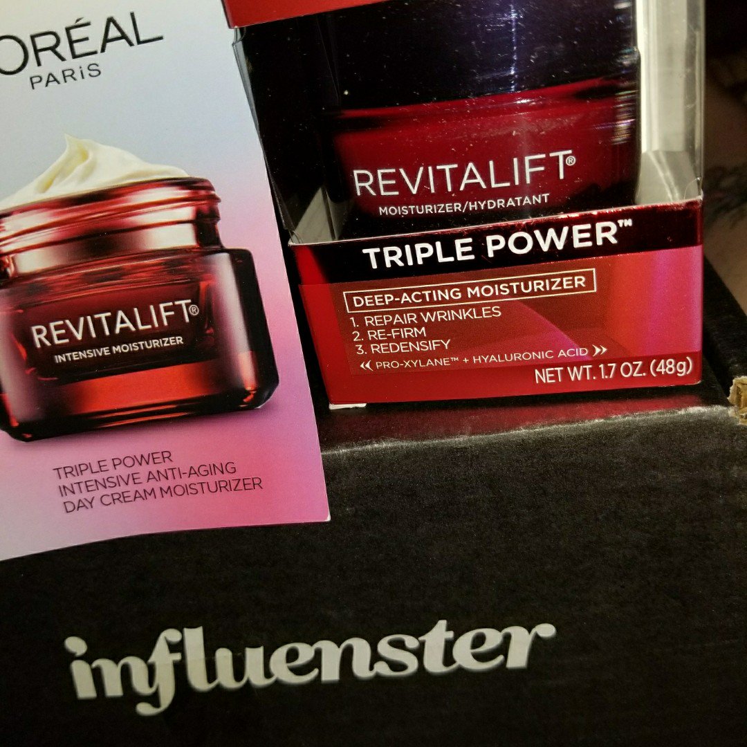 fiercemua2010's tweet photo. Received L'oreal Revitalift from Influenster's Vox box I am obsessed #RevitaliftChallenge #contest @Influenster @LOREALSKIN 
@lorealparisUSA https://t.co/dmp6u3Dmcf