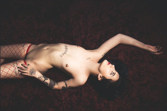 Did some pretty preps on these shots of @GothCharlotte by #steveprue https://t.co/qyzk7kaX4L<a class="tags" href="/tag/gothcharlotte">@gothcharlotte</a><a href="/tag/steveprue"class="tags"><span>#steveprue</span></a>