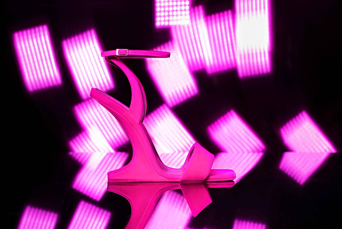 harbour city on twitter pink neon lights is back giuseppezanotti