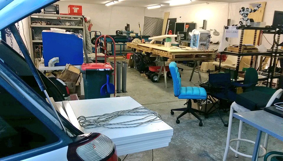 HackLandAuck's tweet image. Space is filling out! Come to the open night tonight from 6 to have a look!