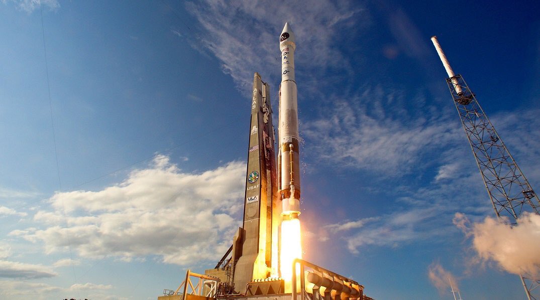 satyadipsinhbjp's tweet photo. GSAT-18 successfully launched by Ariane-5 VA-231 from Kourou, French Guiana! 
#ISRO #GSAT18 @isro https://t.co/C7JKBzyK00