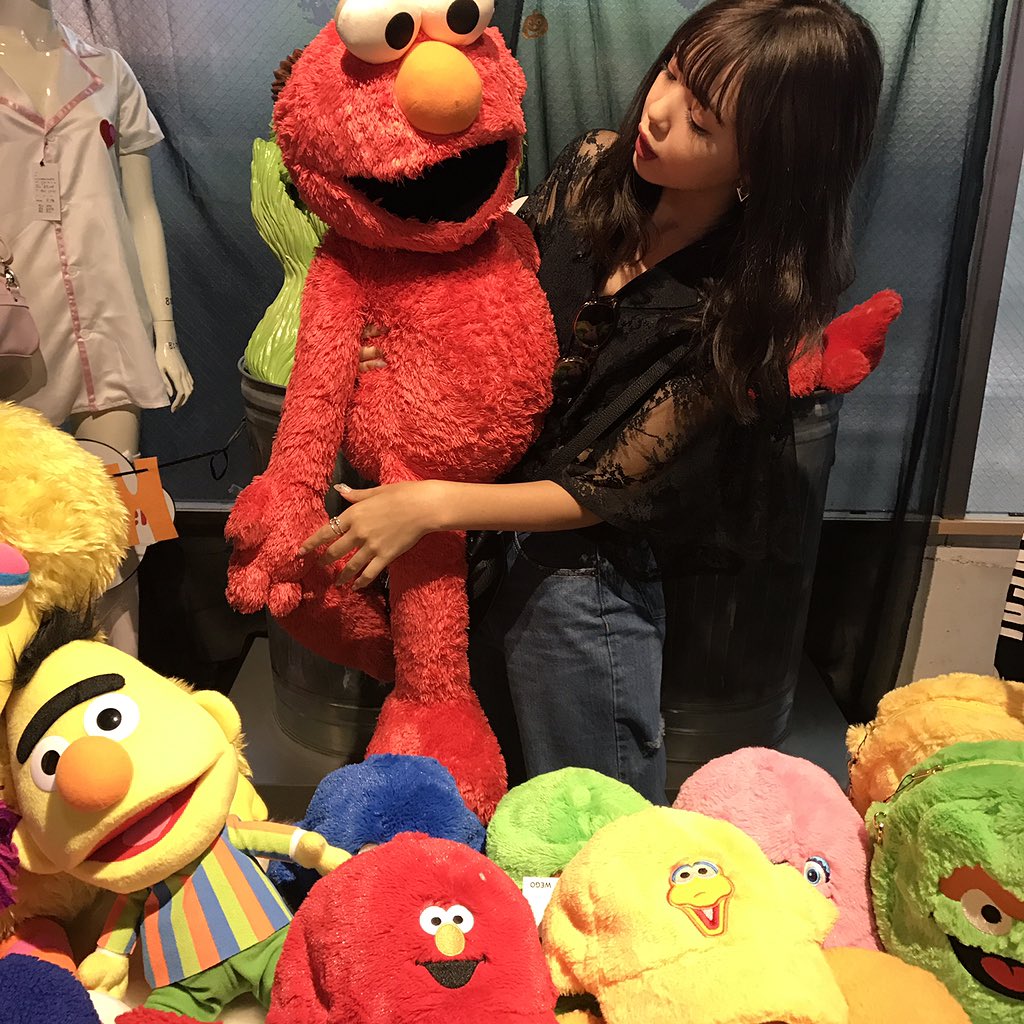 0220nicole's tweet photo. 撮影終わりに次の現場まで時間あったからwegoの展示会に！！

秋のwego可愛すぎて何個頼んじゃったんだろう😂❤️

はやく店舗にもならばないかなぁ！
秋は沢山おしゃれしよう😊✌️ https://t.co/fKfmYEilWX