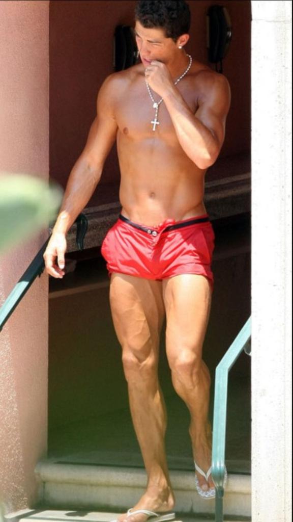 Famosos hot hot!!! Twitter પર: "Cristiano legs!!! /