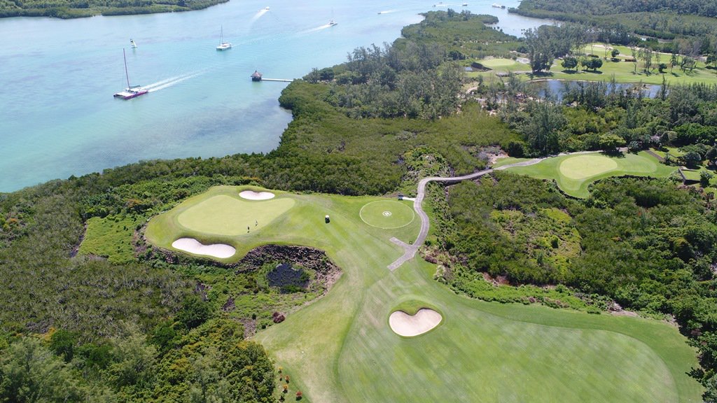 iacgolf's tweet photo. The greens never get crowded at #IleauxCerfsGolfClub, allowing you to play in peace and to enjoy the surroundings. 
#SunGolf https://t.co/6PEcifwgy6