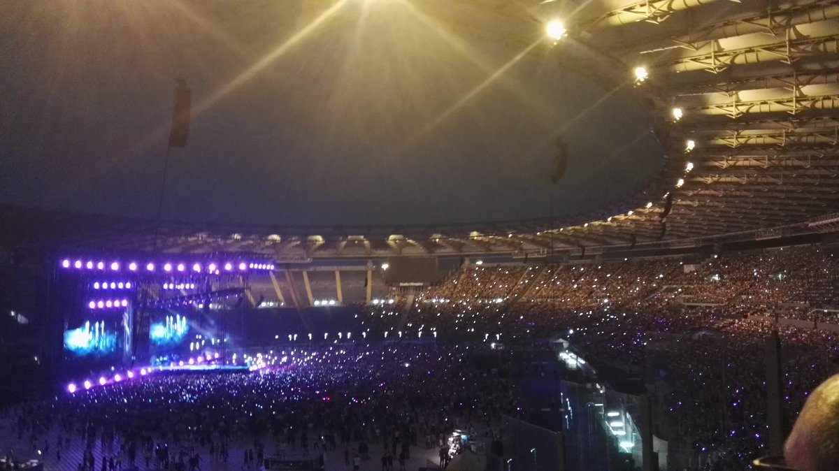 Cri_Styles's tweet photo. INCANTO #28giugno #tzntour2017 #olimpico #roma #TizianoFerro https://t.co/SYcWCf1aD7