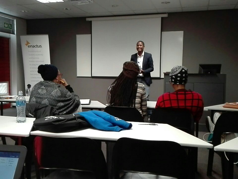 Enactus_UFSUV's tweet photo. "if it's hurting your business, let it GO" Mlungisi Sanyaka
#EnactusNationalsCamp2017
#WeAllWin
#RedefiningChange https://t.co/DCXivKypvt