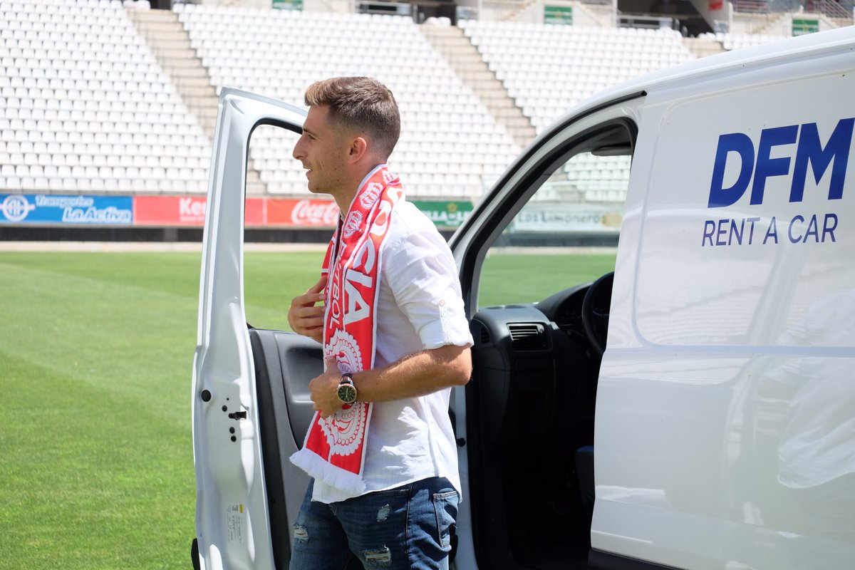 FOTO PRESENTACIÓN <a href="/FerLlorente25/">Fernando Llorente</a> | Imágenes de la presentación del nuevo jugador grana.