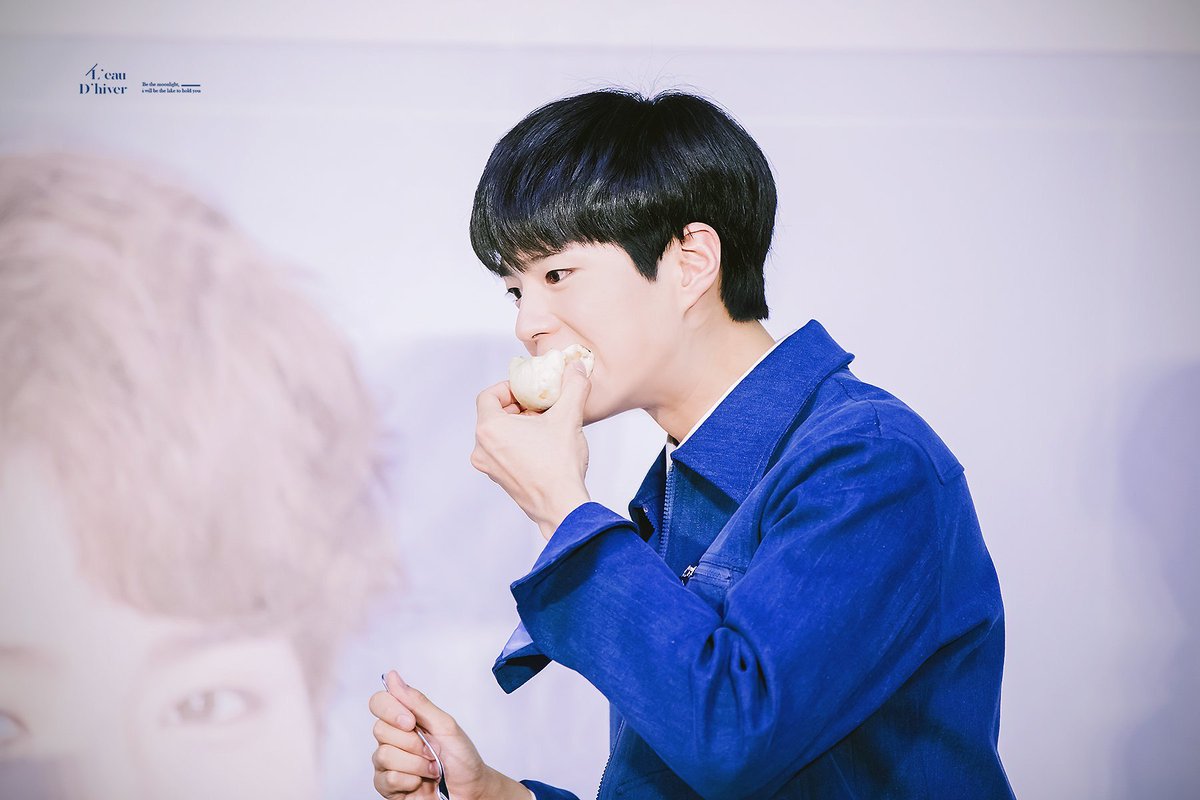 officialbogumph's tweet photo. Gutom na ko Bogum-ah! Penge nga!
#ParkBoGum #박보검
Credit as tagged https://t.co/8csnjtG4HT