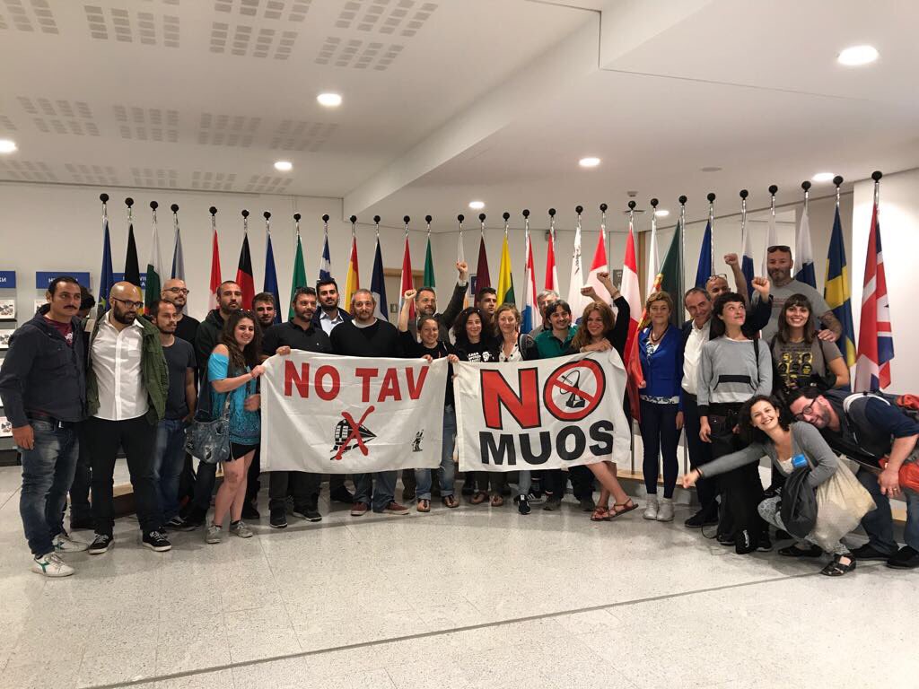 eleonoraforenza's tweet photo. Ora al Parlamento UE con tante/i compagn* #stoprepressione #lalottanonsiarresta #notav #nomuos @OssRepressione @GUENGL @NoMuosNotizie @notav https://t.co/bkNe5hqIvL