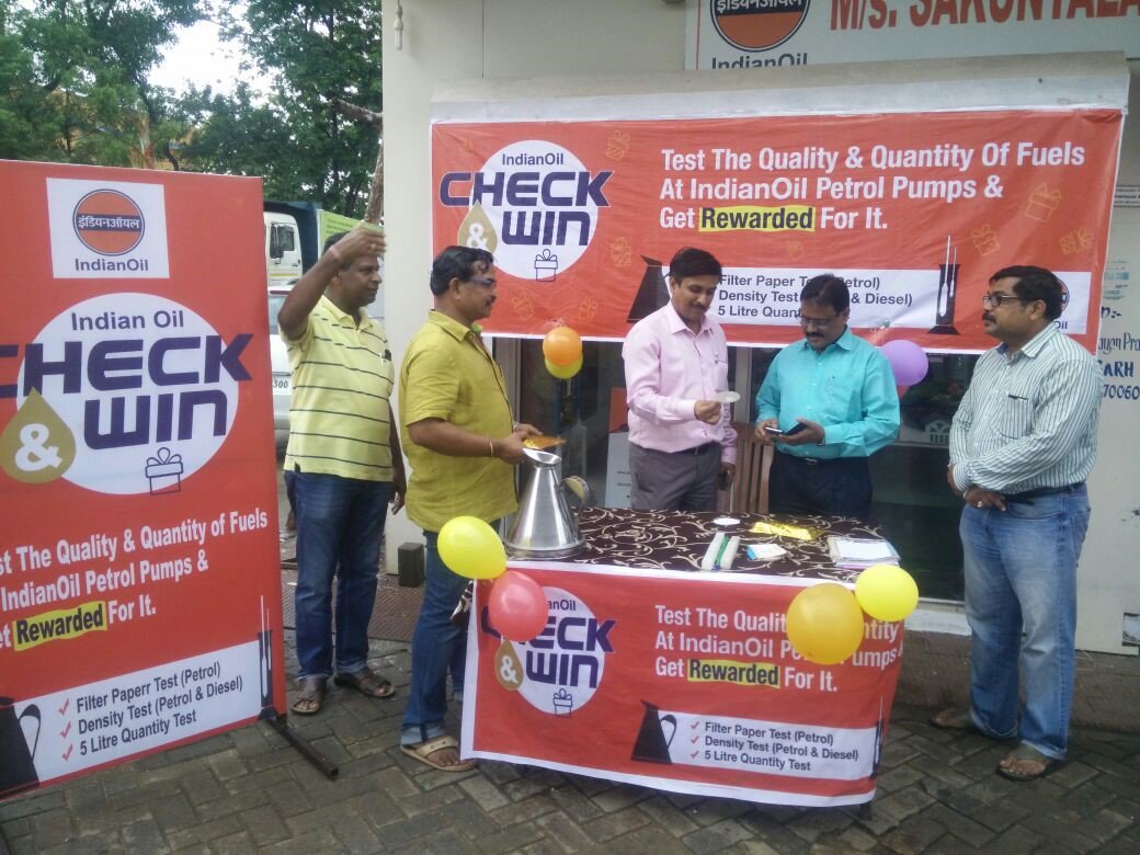 IndianOilcl's tweet photo. Mr Prafulla Kr. Sahoo, EO, Notified Area Council Govt. of Odisha, in Nayagarh at Shakuntala Sevice Station during the #CheckAndWin campaign https://t.co/1voMjt9r8c
