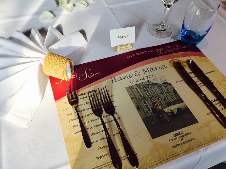 Het bruidspaar mocht gisteren genieten van hun eerste diner als "meneer en mevrouw" 👰🤵💑