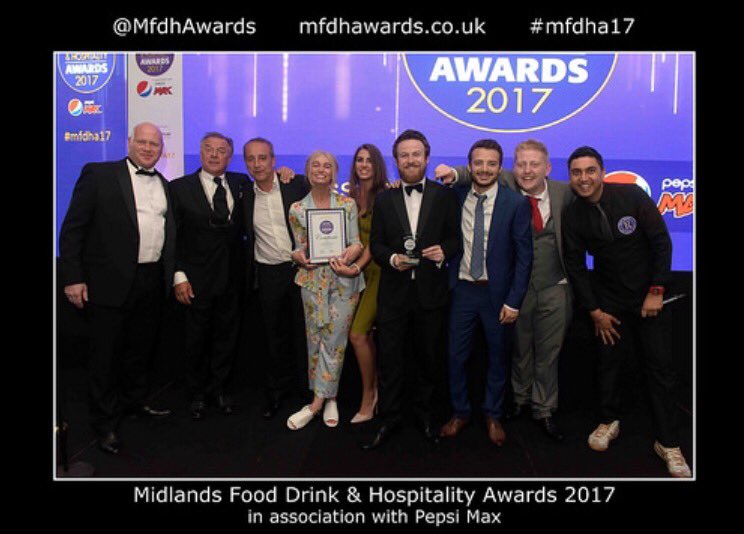 See who won at this years @MfdhAwards thank you <a href="/jassansi/">Jas Sansi</a> for the amazing pics goo.gl/V4HZQ4 <a href="/Ifraz_1/">Ifraz Ahmed</a> <a href="/anitachumber/">Anita Chumber</a>  #mfdha17
