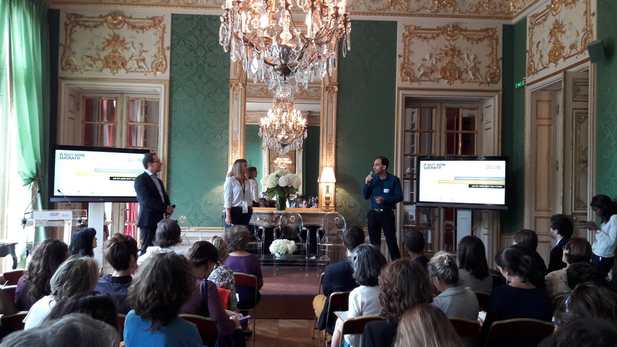 mecenova's tweet photo. |Event| Quand Angelina Lamy de Fondation @AccentureFrance rencontre Stephane Benichou de @connexion_y. Un beau matching inattendu ! #mécénat https://t.co/IGUxqwOxgh