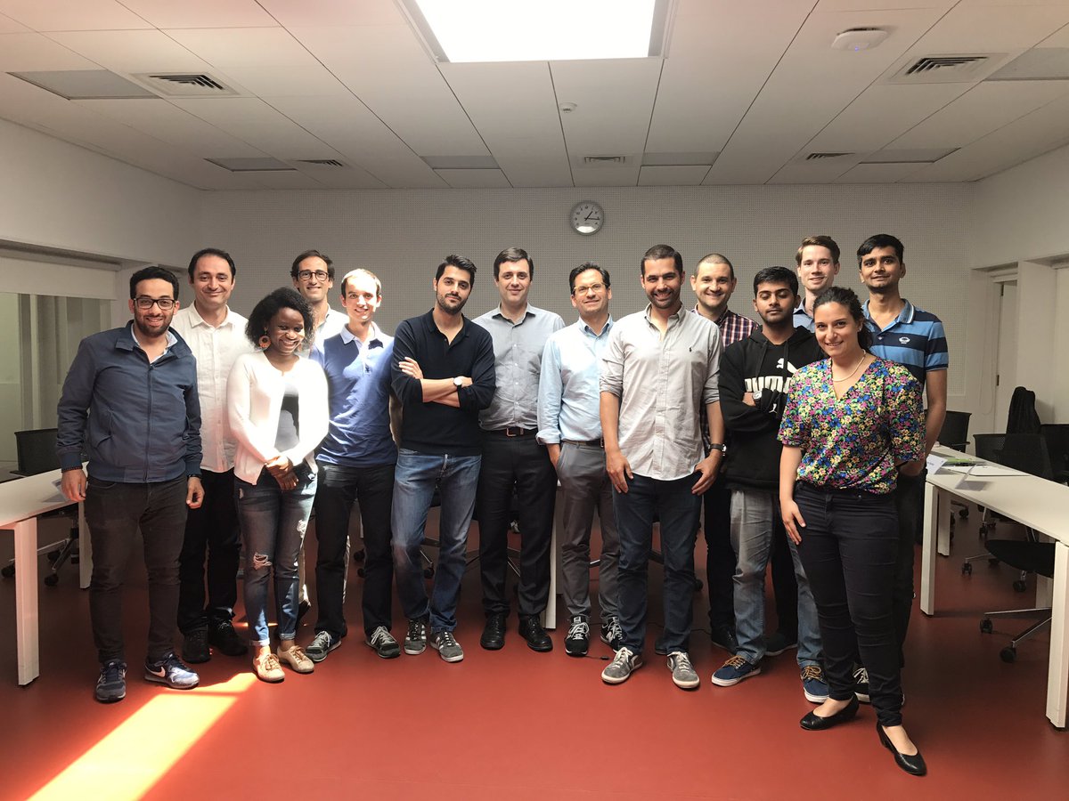 PedroMTPinheiro's tweet photo. Last lecture of #PE and #VC of the #MagellanMBA at #pbs with a talk by @vafbento, serial entrepreneur at #swordhealth and #findster.m https://t.co/9eNWJKdL4E