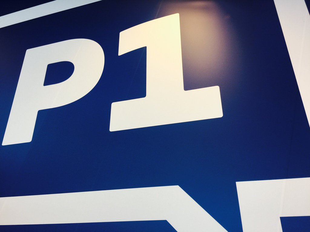 isdn's tweet photo. Parkering i lufthavn? Nej @P1Morgen for at tale om hackerangreb og behovet for digital
genevekonvention https://t.co/XuZOJV6dbm #dkpol https://t.co/HZLynJt8N2