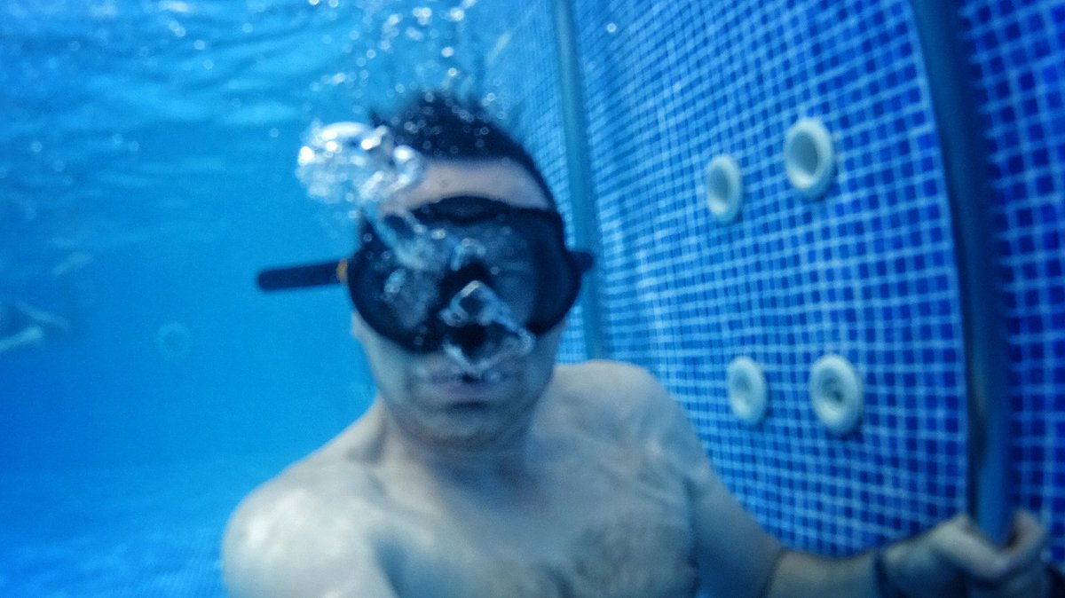 Tancor1968's tweet photo. #GoodLife #WaterMan #Divers #WaterWorld #Selfie #PoolLook #НаСпорте #Зож #ПревосходноеСостояниеДуши #КакРыбавВоде https://t.co/W691pQKPgW