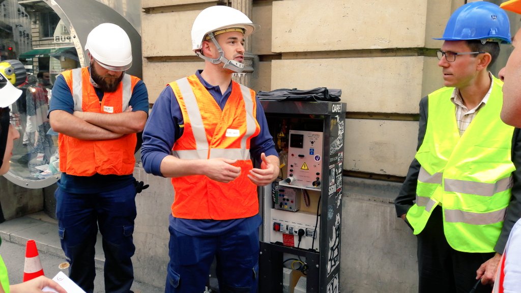CeJolivet's tweet photo. Visite d'un poste de soutirage #ProtectionCathodique avec la Ville de Paris. @frederic_fort @audrey_guern @Bailletvir @WLGaz https://t.co/T9XsoCASkw