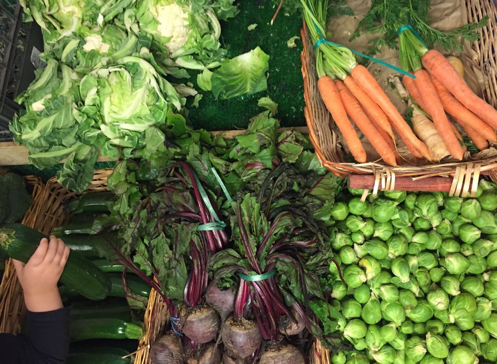 Don't forget, head to <a href="/StowFarmersMrkt/">Stow Farmers' Market</a> today to pick up some delicious food from local farmers - 9-1pm #stowonthewold #cotswolds #farmfresh