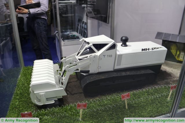 ArmyRecognition's tweet photo. #TRB from Bosnia & Herzegovina presents its new demining vehicle MH-17 at #Partner17
https://t.co/HK7EkPXtKg https://t.co/JU5KEjNeol