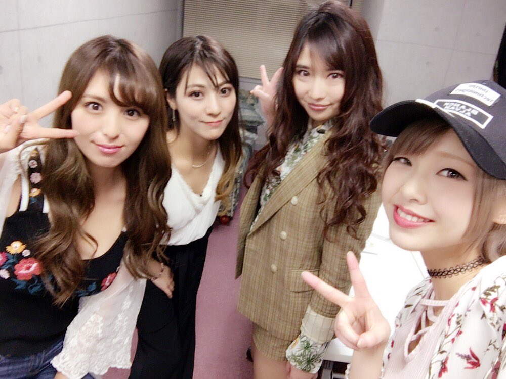 ha_tara's tweet photo. 明日の夜⏰20時~は
👑 #人類総美女化プロジェクト 👑!
出演させて頂きまぁす(o´艸`)
皆もリアルタイムに
コメントで参加してねぇ💋✨
💻:)https://t.co/AtbQyfOVM5
アプリ入れてスタンバイ💕
#やっぱり美女が好き #生変身 #fabus https://t.co/COqTcVQrJt