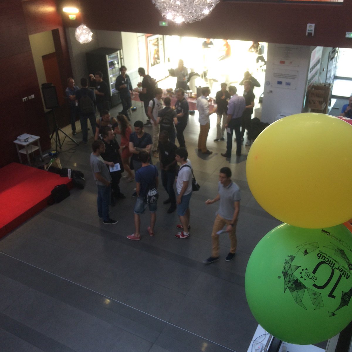 AlterIncubAURA's tweet photo. #HackMeUp @poleREALIS C'est parti pour 36h d' #AlterHack ! @LesScopAURA @AlterIncub @Catalis_MidiPy https://t.co/SpifVTTu5i