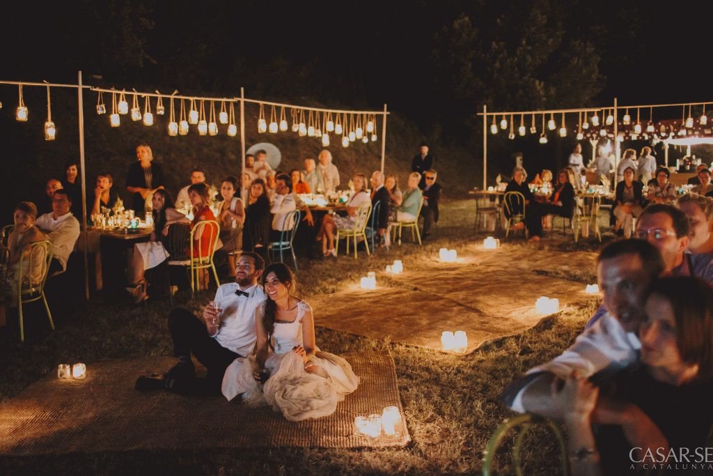 Decora el teu casament amb espelmes i crea un ambient d'allò més càlid! goo.gl/8ADn4i Imatge de Raquel Benito via <a href="/21demarzo_bcn/">21 de marzo</a>.