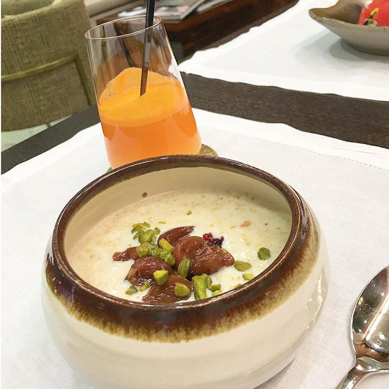 HeathrowVIP's tweet image. We want our VIPs to start their day right... #vipbreakfast #healthy #vipservice #hvip #mornings #earlyarrivals #carrotjuice #porridge #fruit