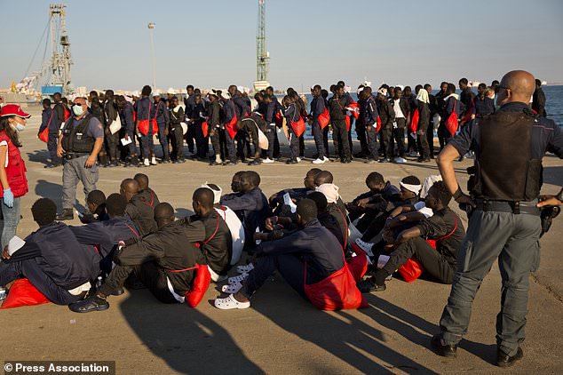 DailyMail's tweet photo. Italy threatens to BAN migrant vessels after 10,000 try to cross Mediterranean in four days https://t.co/EPahDBjvEr https://t.co/gaJrbWnM3r