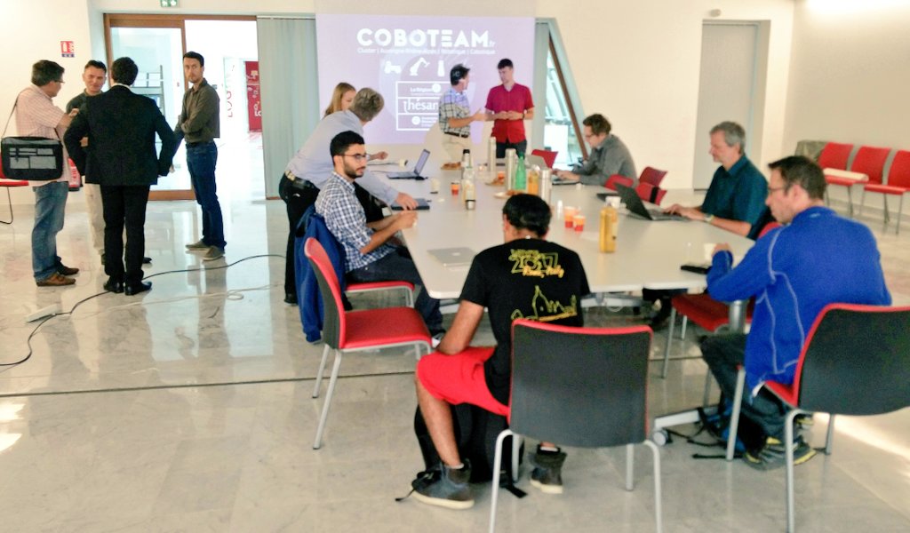 CoboteamRA's tweet photo. La Cobotique, un sujet qui passionne industriels et chercheurs ! https://t.co/dkbv8B67V4