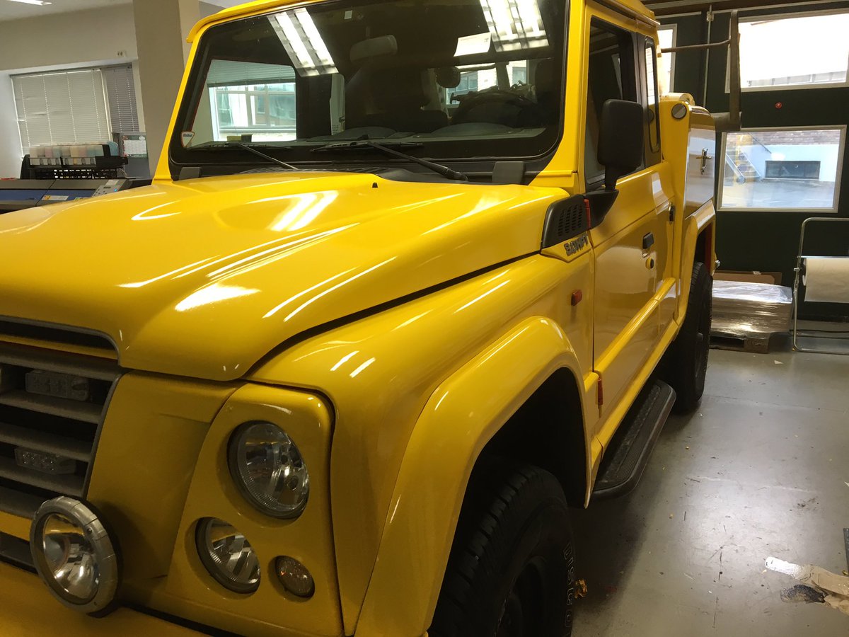 dekortekk's tweet photo. 3 dias de curro pero ya listo para entregar :) #Vinilo #3M #1080 #amarillo #rotulos #carwapping #españa :p https://t.co/P04nPTyD7o