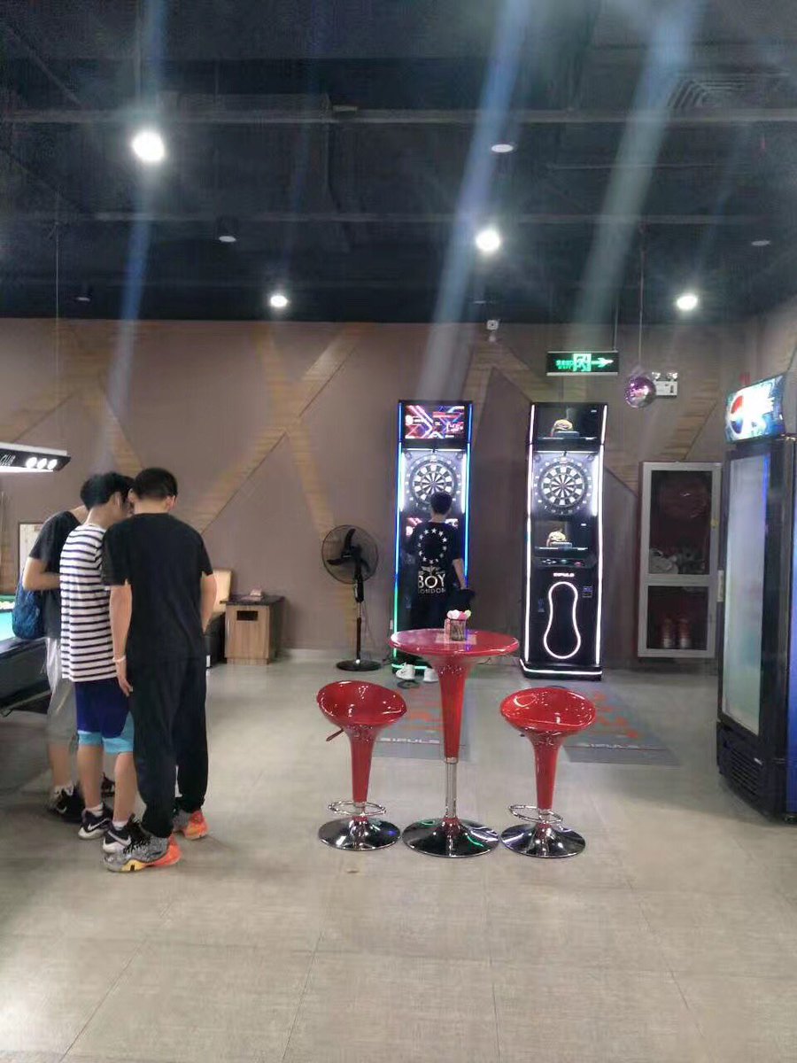 CharlieLiu09's tweet image. #dartsmachine# in bowling hall .