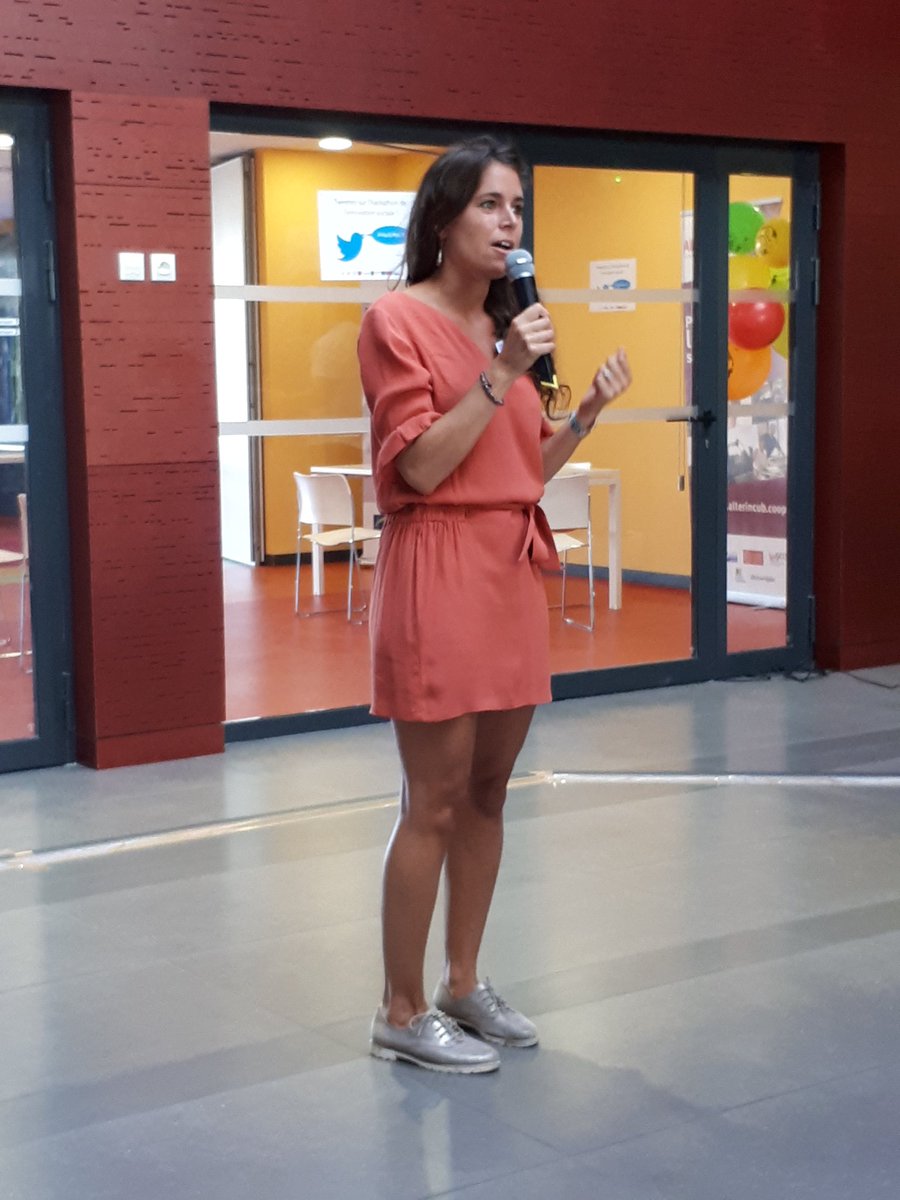AurelMex's tweet photo. Pitchs des projets et de leur problématique numérique #HackMeUP @BeWeb_ @poleREALIS @AlterIncub @AlterIncubAURA @Catalis_MidiPy @les_scop https://t.co/gQff4h4uVA
