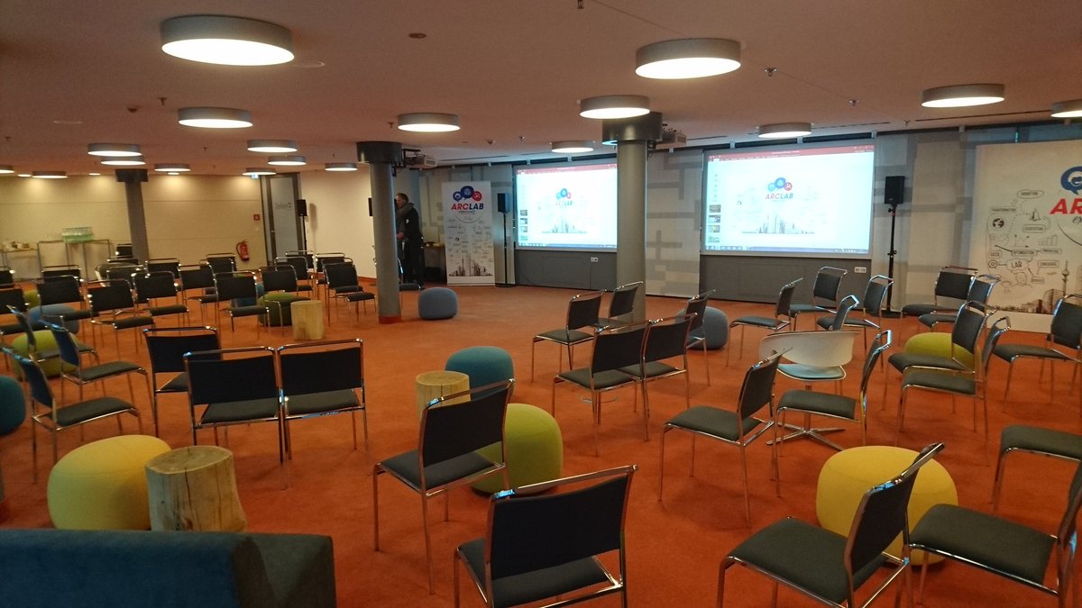 travlR's tweet image. In a few minutes I will scare world automotive clubs about the power of digital disruption. #germanautolabs #arclab