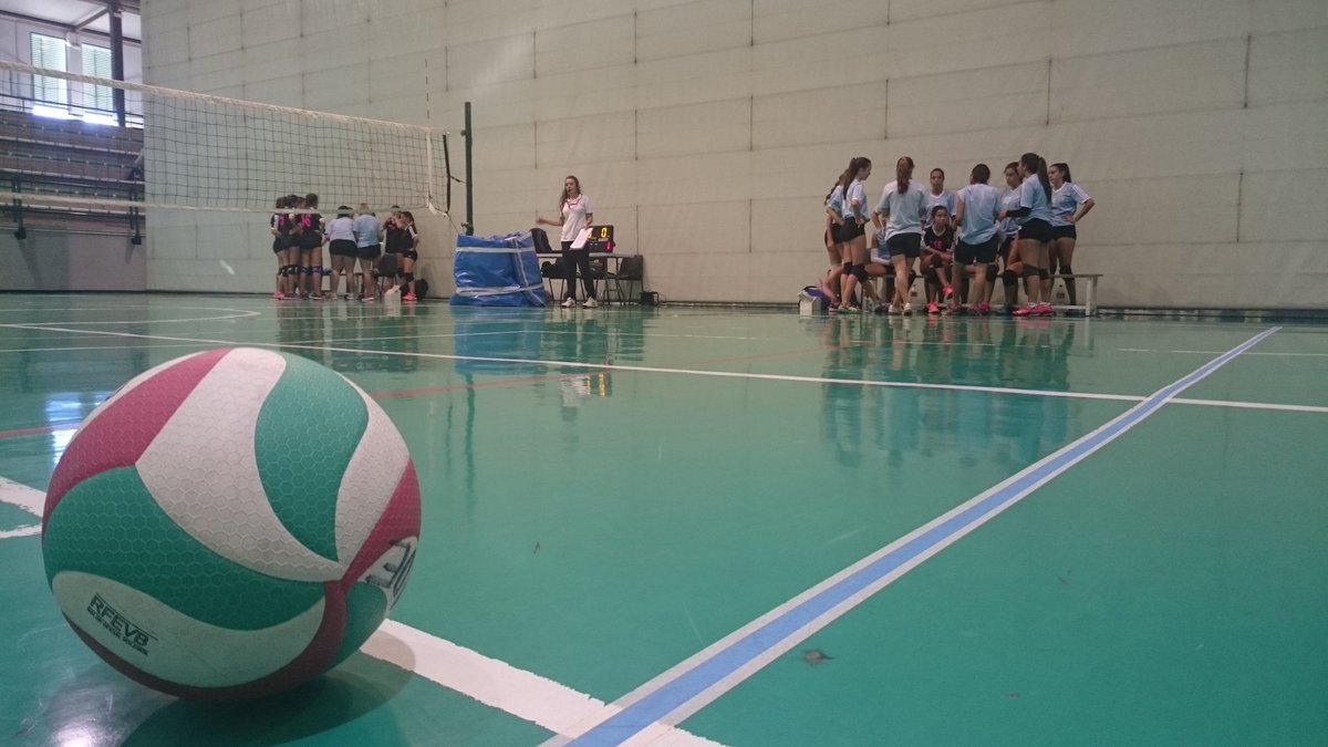 pdelcorral's tweet photo. #JuegosEMDE17 🇪🇸🏐 @ClaretLasPalmas "A" revalida su título de campeón cadete tras superar a @ClaretLasPalmas "B" por 25:20, 25:15 y 25:15. https://t.co/iSbZgHQzLN