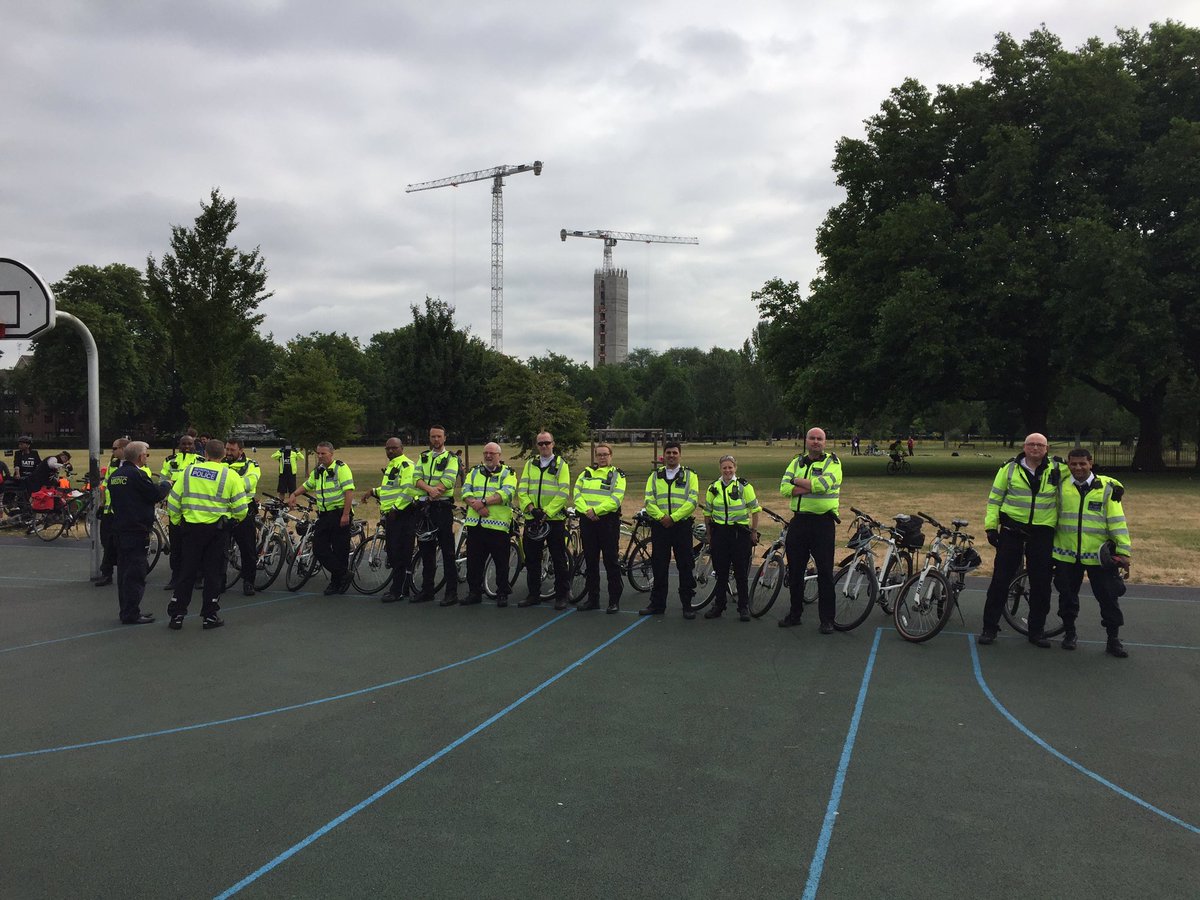 MPSHackney's tweet image. Getting ready for Bike Around The Borough #BATB #GDSTT @MPSRTPC @hackneycouncil