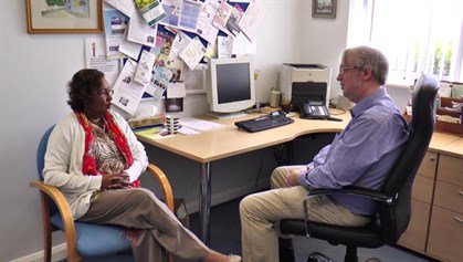 BetterLocalCare's tweet image. New milestone for surgery signposters in Gosport - seeing its 250th patients 
bit.ly/2u1gI6a