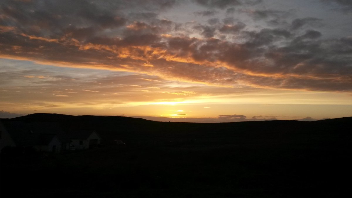A fine sunset at <a href="/croft_29/">Croft29</a> the other night.  #crofting